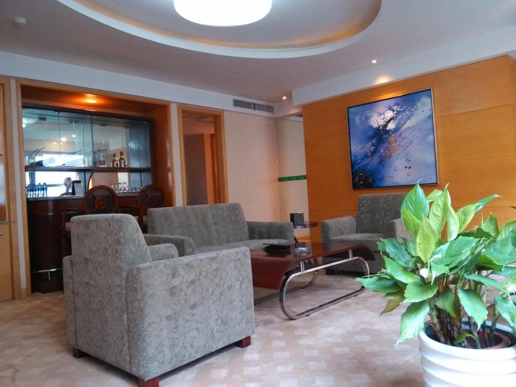 Фото Kunshan Yizui Crown Hotel