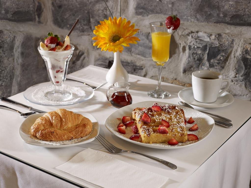 Фото Hotel Louisbourg