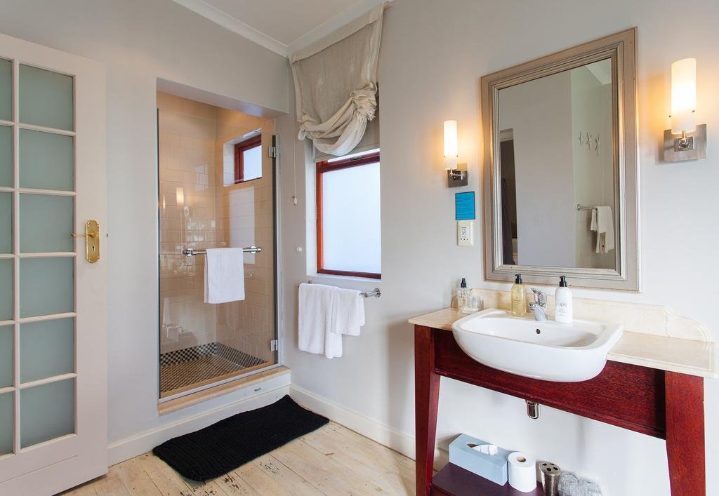 Фото 5 Seasons Guest House