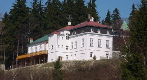 Гостиница Hotel Zámeček Janovičky в Краловеградецком крае