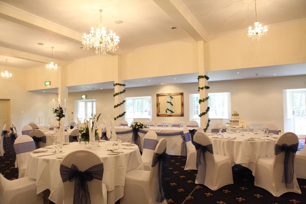 Фото Newbury Manor Hotel