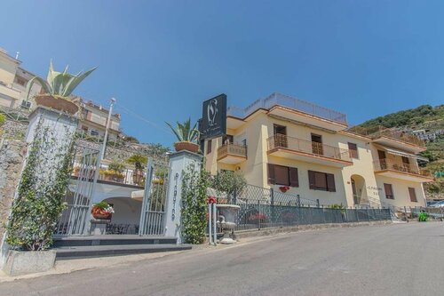 Гостиница Pinguino B&b в Равелло