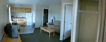 Гостиница Grouse Creek Motel в Суррее