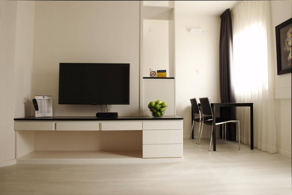 Фото Best Western Regency Suites Hotel