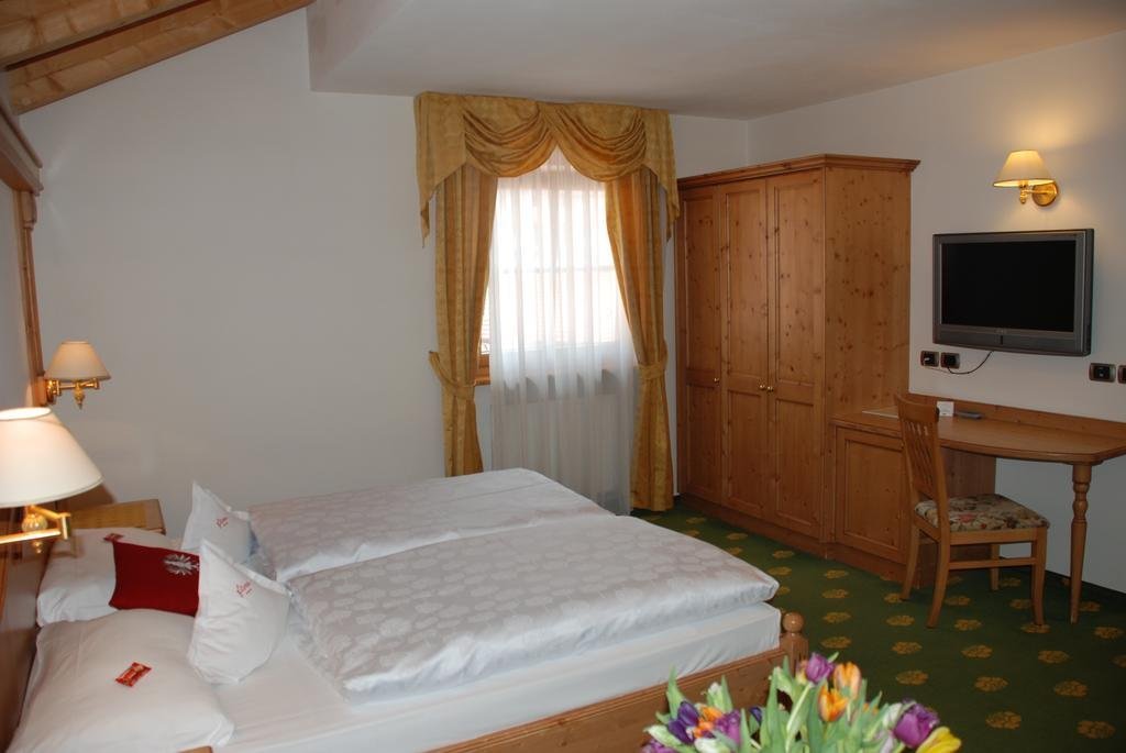 Фото Hotel Flora