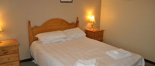 Фото The Bridge Inn Hotel