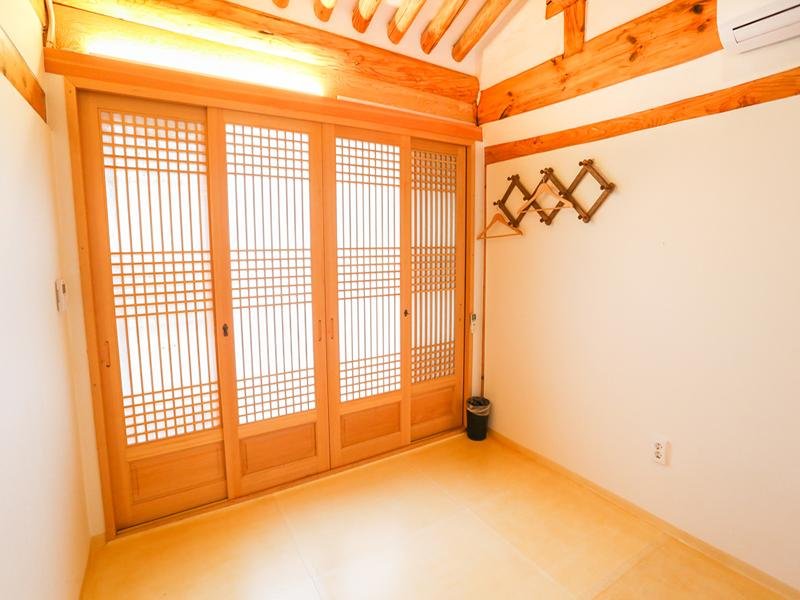 Фото Dalzip Bukchon Hanok Guesthouse