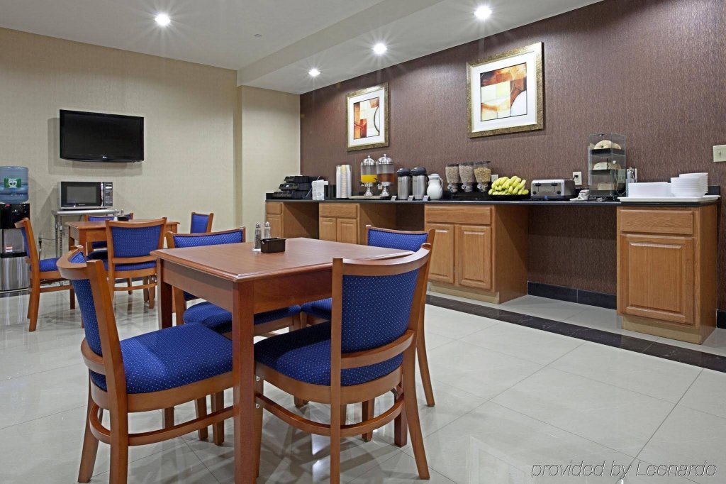 Фото Americas Best Value Inn - Brooklyn/Linden Blvd