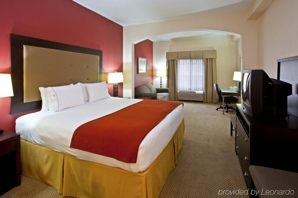 Фото Holiday Inn Express Hotel & Suites Louisville East, an Ihg Hotel
