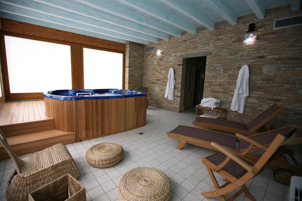 Фото Bes Hotel La Muratella