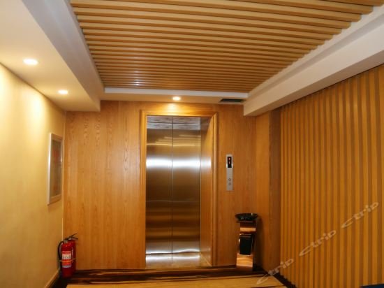 Фото Taoli Lake Hotel