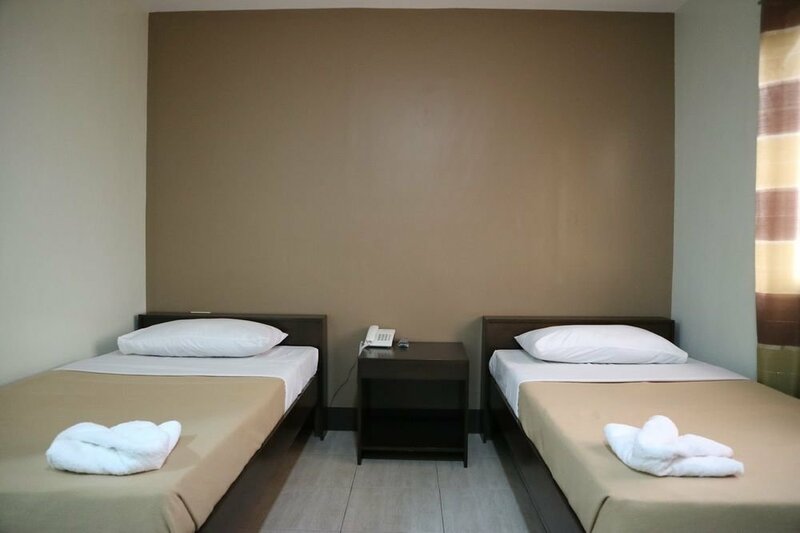 Гостиница Gateway 21 Hotel and Dormitel в Легаспи