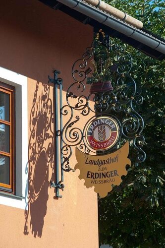 Гостиница Landgasthof zum Erdinger Weissbräu