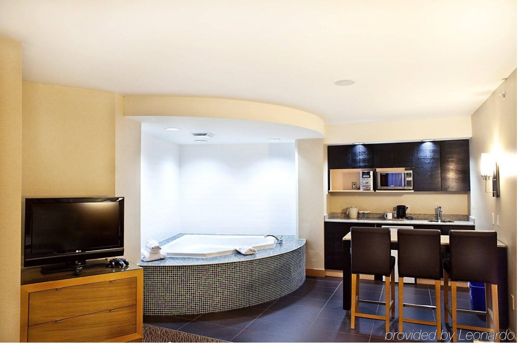 Фото Holiday Inn Express & Suites Langley