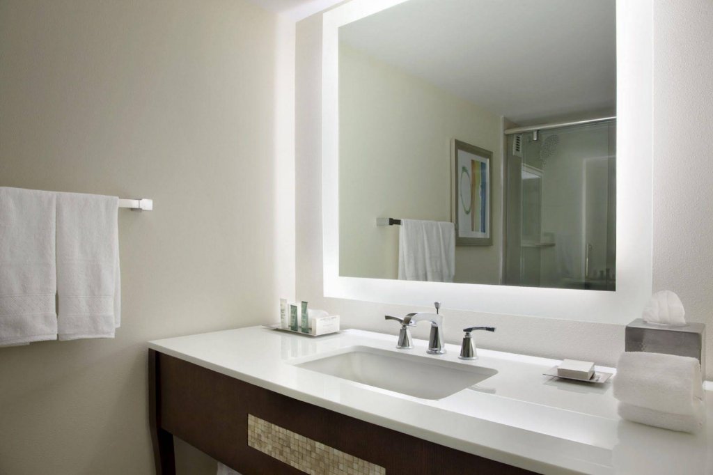 Фото Hilton Miami Airport Blue Lagoon