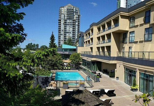 Гостиница Executive Suites Hotel & Conference Centre Metro Vancouver