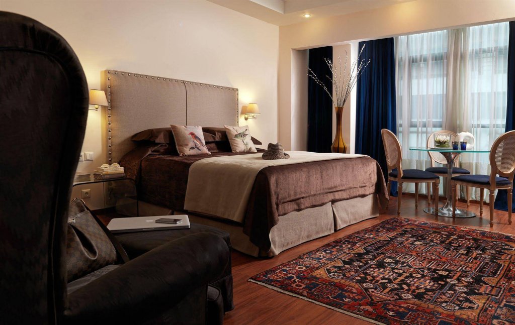 Фото Best Western Plus Embassy Hotel