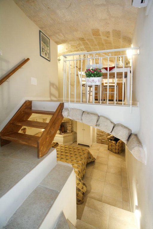 Фото Holiday Monopoli Via dell'Erba 8