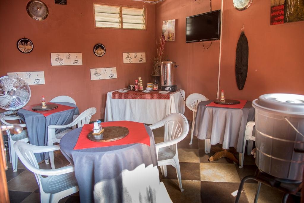 Фото Okavango Lodge