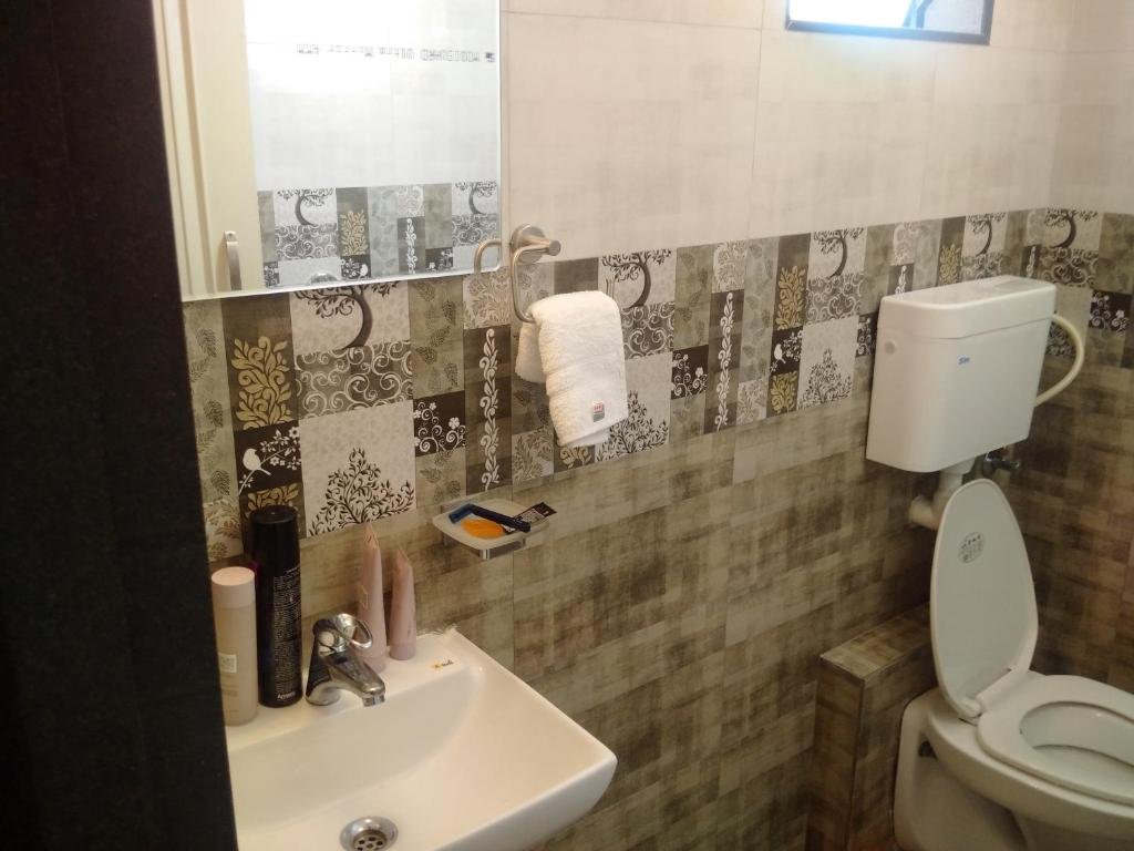 Фото Hotel Suraj Lodge