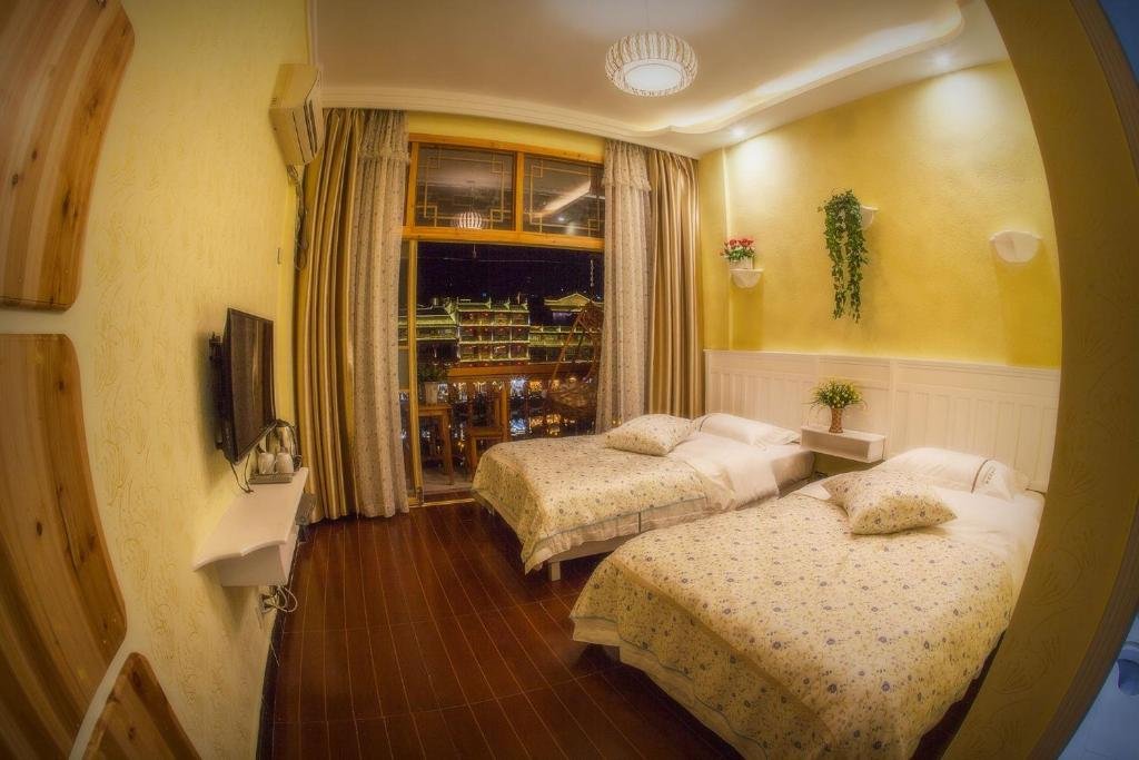 Фото Fenghuang Jinshui'an Inn