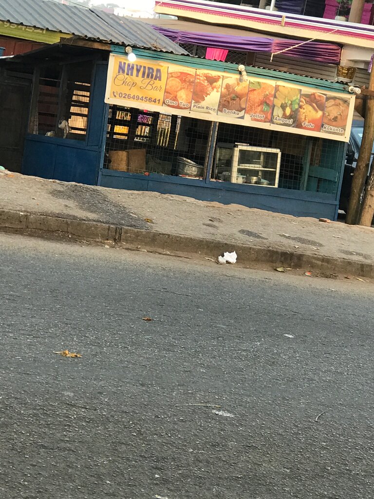 Restaurant Nhyiraba kitchen, Accra, photo
