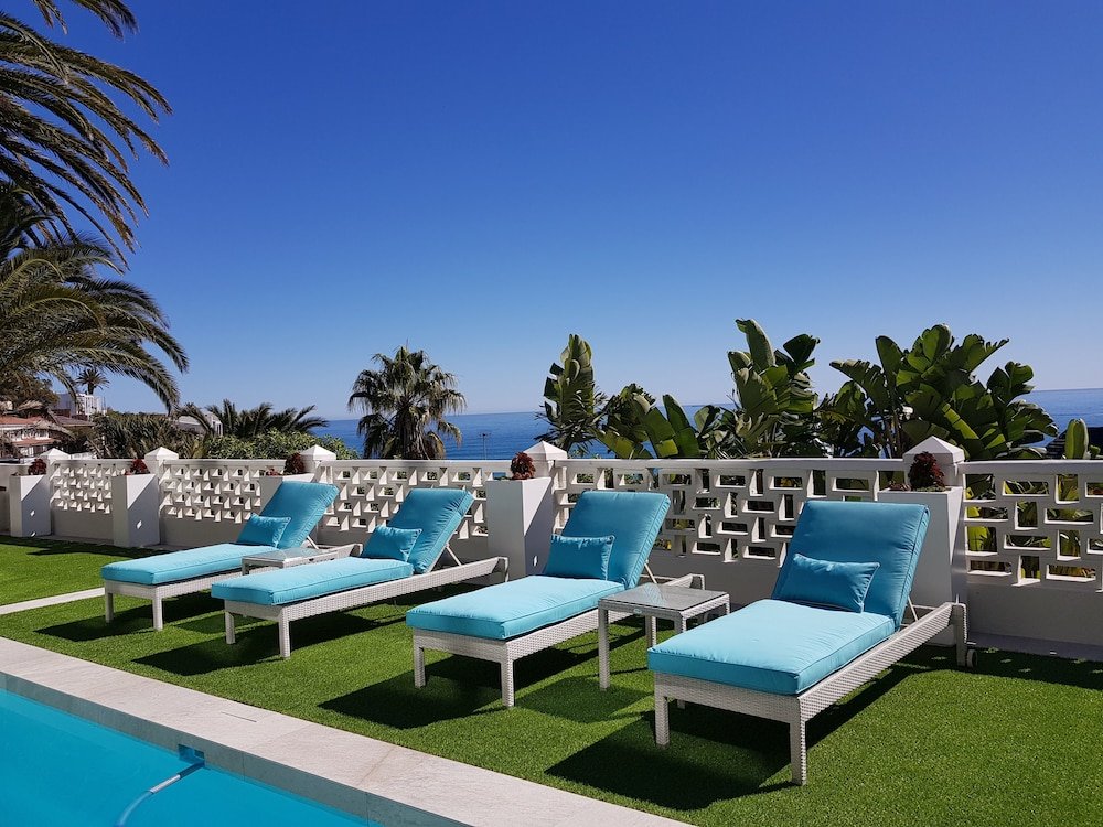 Фото The Clarendon - Bantry Bay