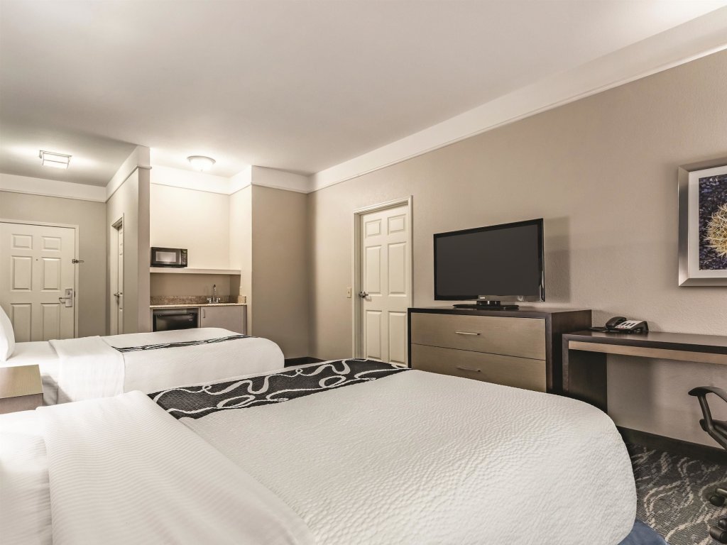 Фото La Quinta Inn & Suites by Wyndham Phoenix I-10 West