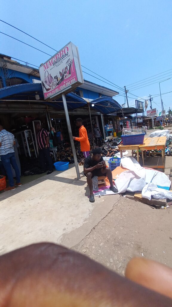 Clothing store Magbbo Collections, Accra, photo