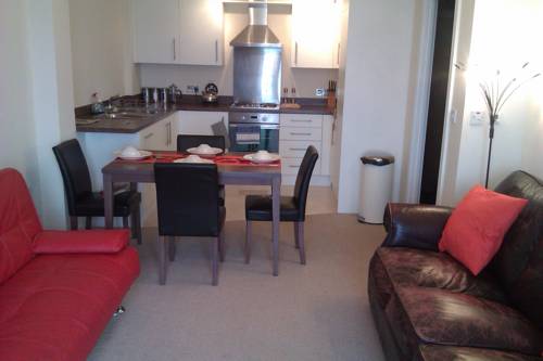 Фото Central Apartment by Cardiff Holiday Homes