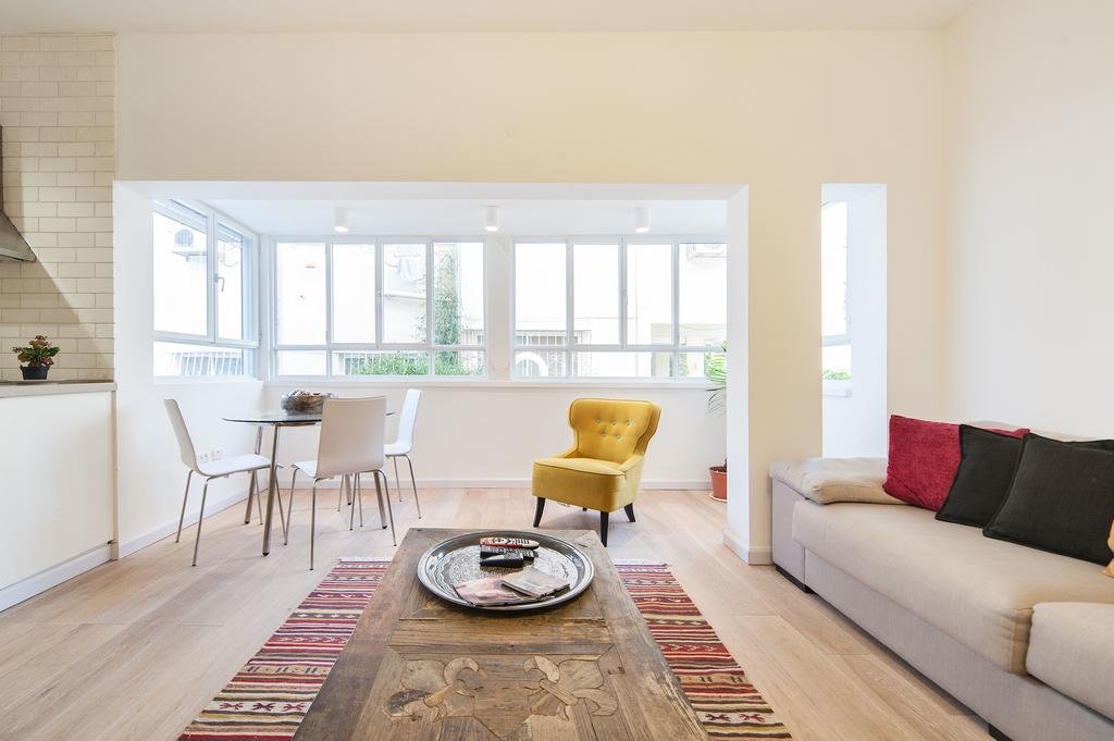 Фото Sea N'Rent - 14 Hirschenberg Tel Aviv