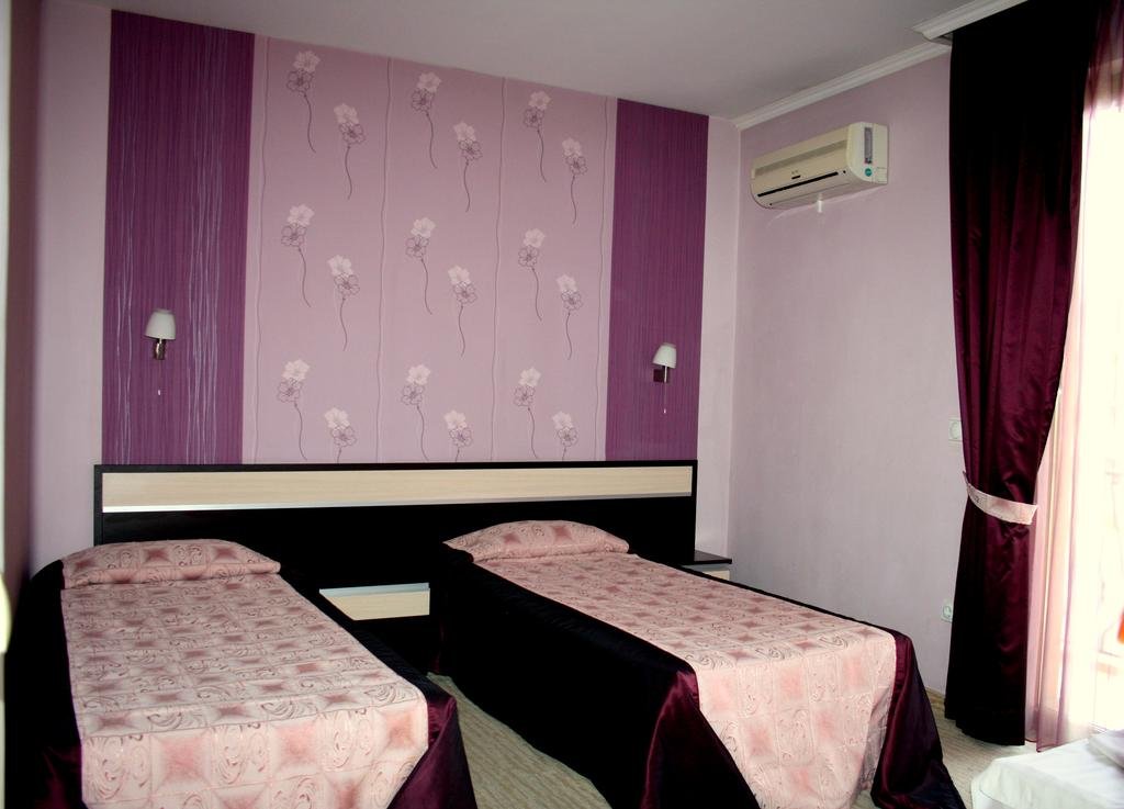 Фото Hotel Elegant