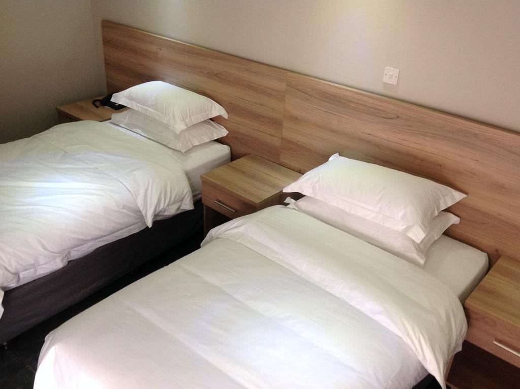 Фото Corner Cottage Bed and Breakfast