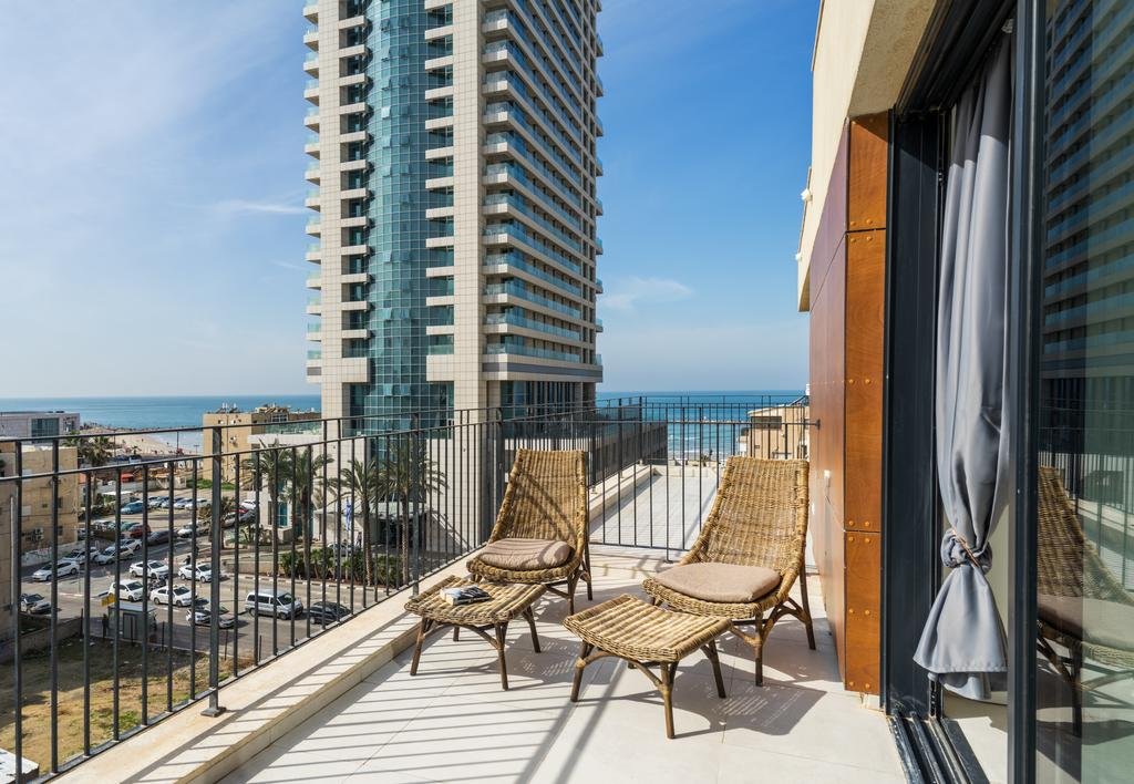 Фото The Promenade Art