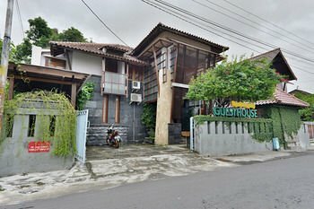 Гостиница Zen Premium Tegal Panggung Danurejan в Джокьякарте
