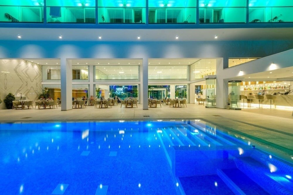 Фото Tasia Maris Seasons