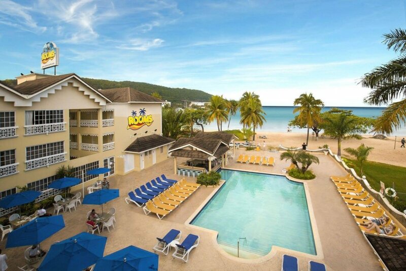 Гостиница Rooms on the Beach Ocho Rios