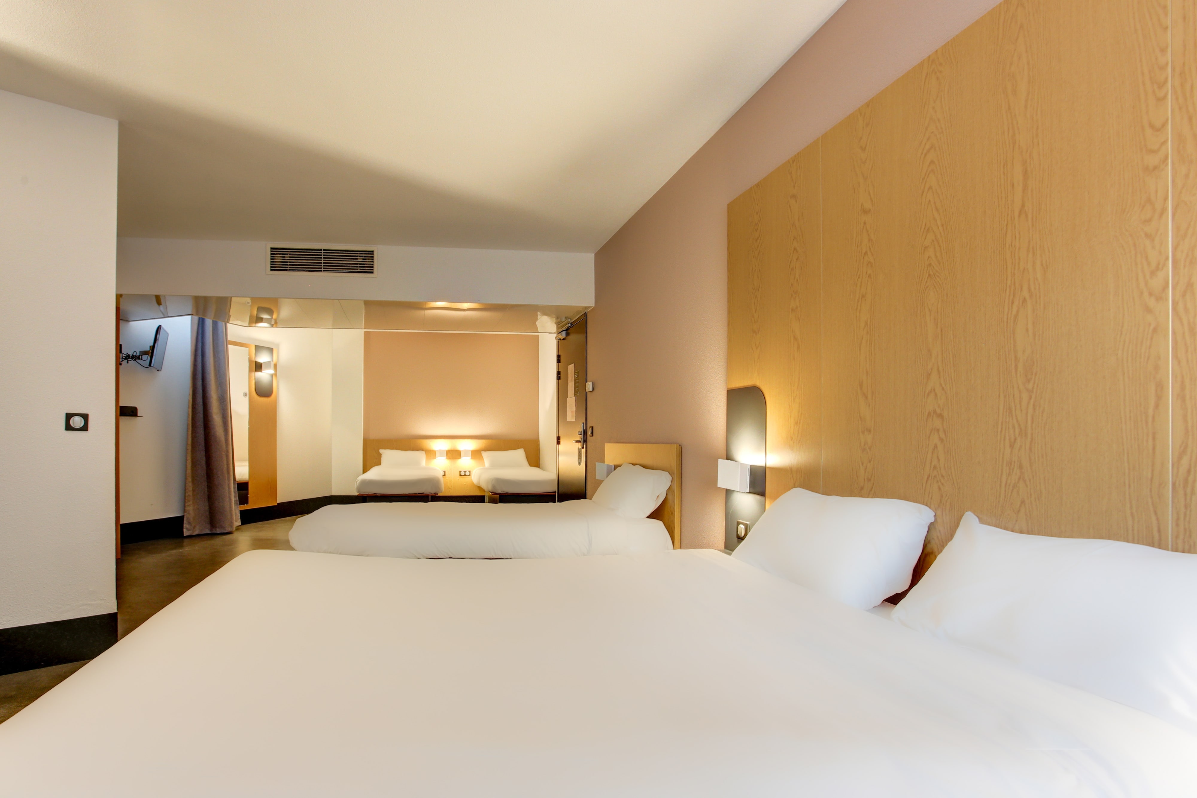 Фото B&b Hotel Reims Centre Gare