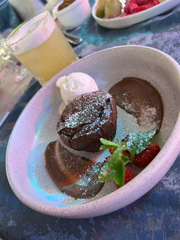 Фото Paradise Plaza Luxury Hotel