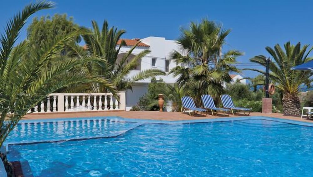 Фото Tersanas Village Apartments