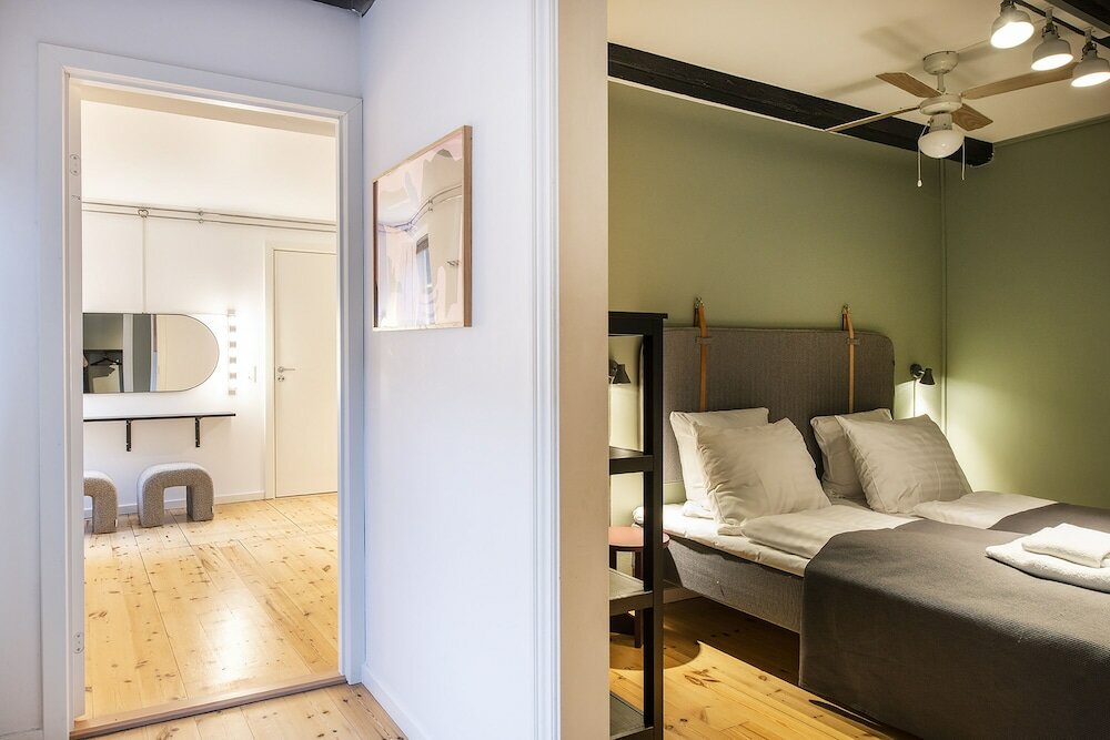 Фото The Townhouse - Into This Place