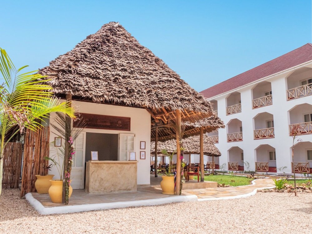 Фото Отель Ahg Sun Bay Mlilile Beach