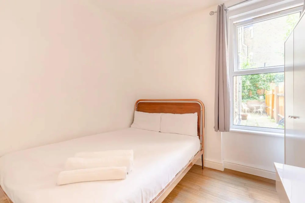Фото Spacious 2 Bedroom in Gorgeous Camberwell With Garden