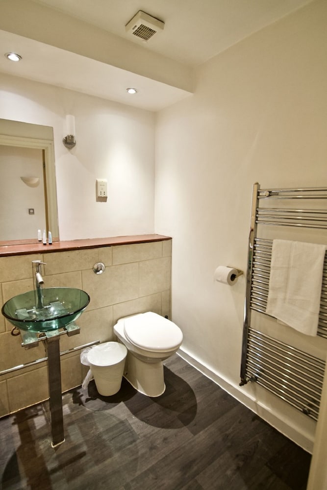 Фото 62-66 Farringdon by condokeeper