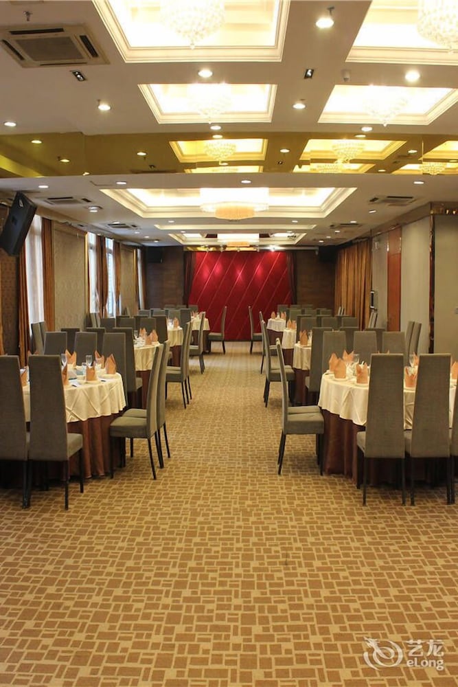 Фото Huaweida Hotel