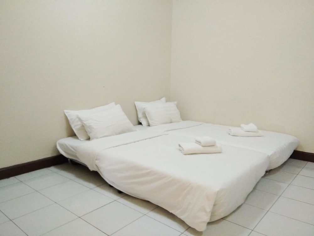 Фото Likas Deluxe 3 Bedroom Apartment