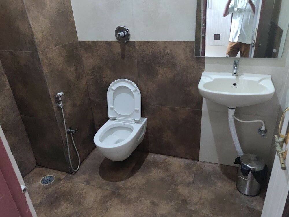 Фото Hotel Parth Residency