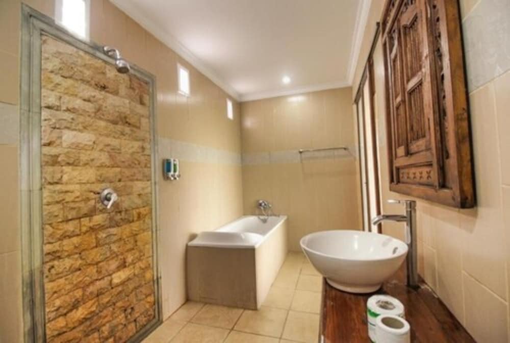 Фото Pondok Kutuh Guesthouse