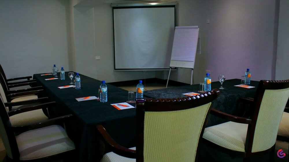 Фото Voyager Inn Hotel