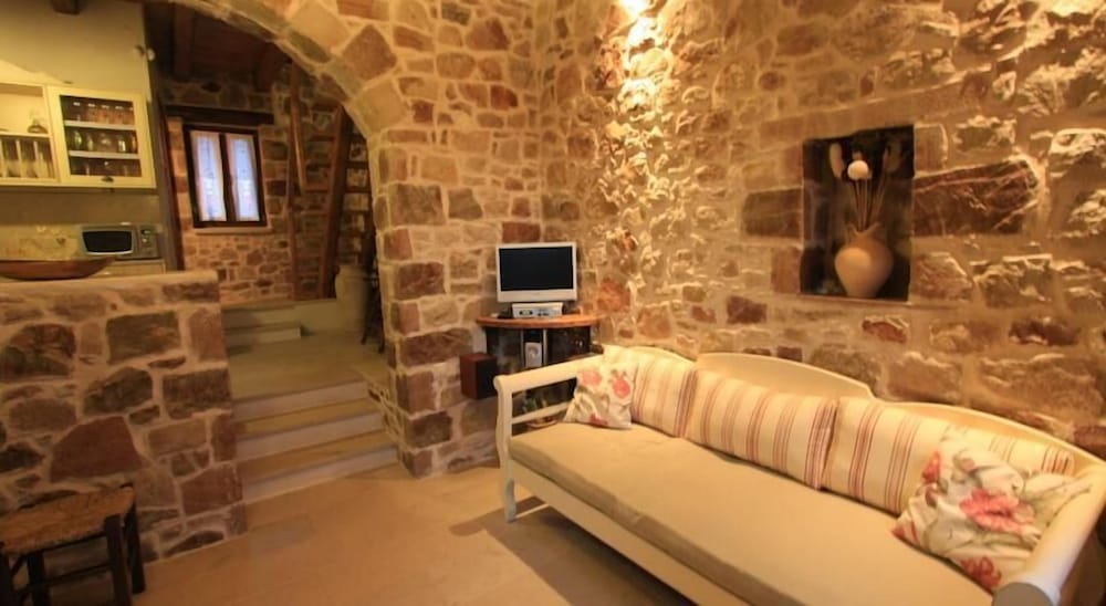 Фото Lithos Traditional Houses